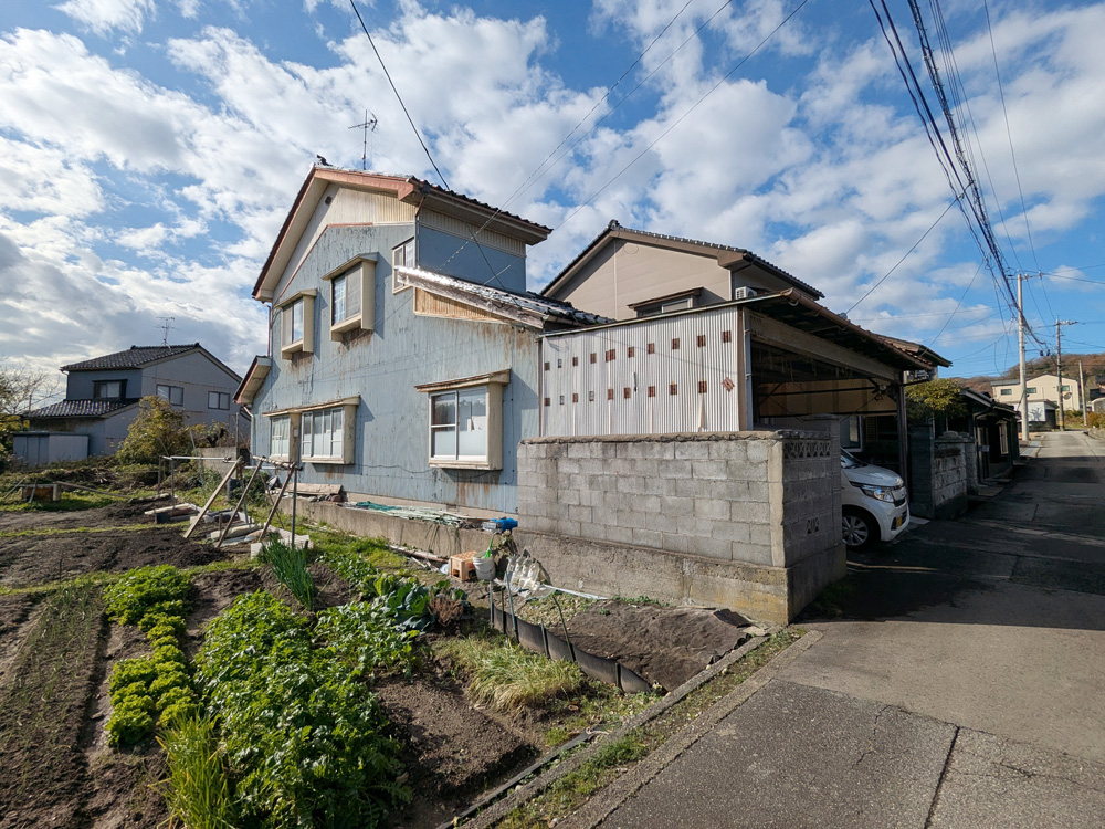 《外観2》高岡市伏木古府三丁目（中古住宅）