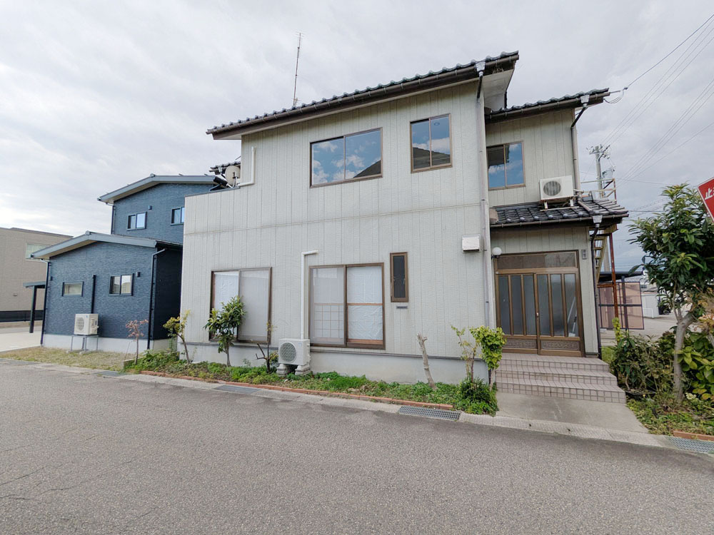 《外観1》高岡市石瀬（中古住宅）