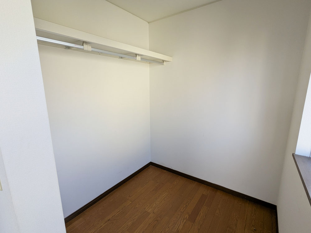 《クローゼット》高岡市石瀬（中古住宅）
