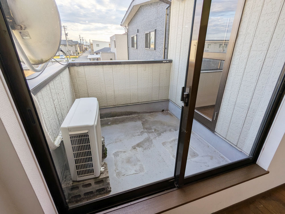 《バルコニー》高岡市石瀬（中古住宅）