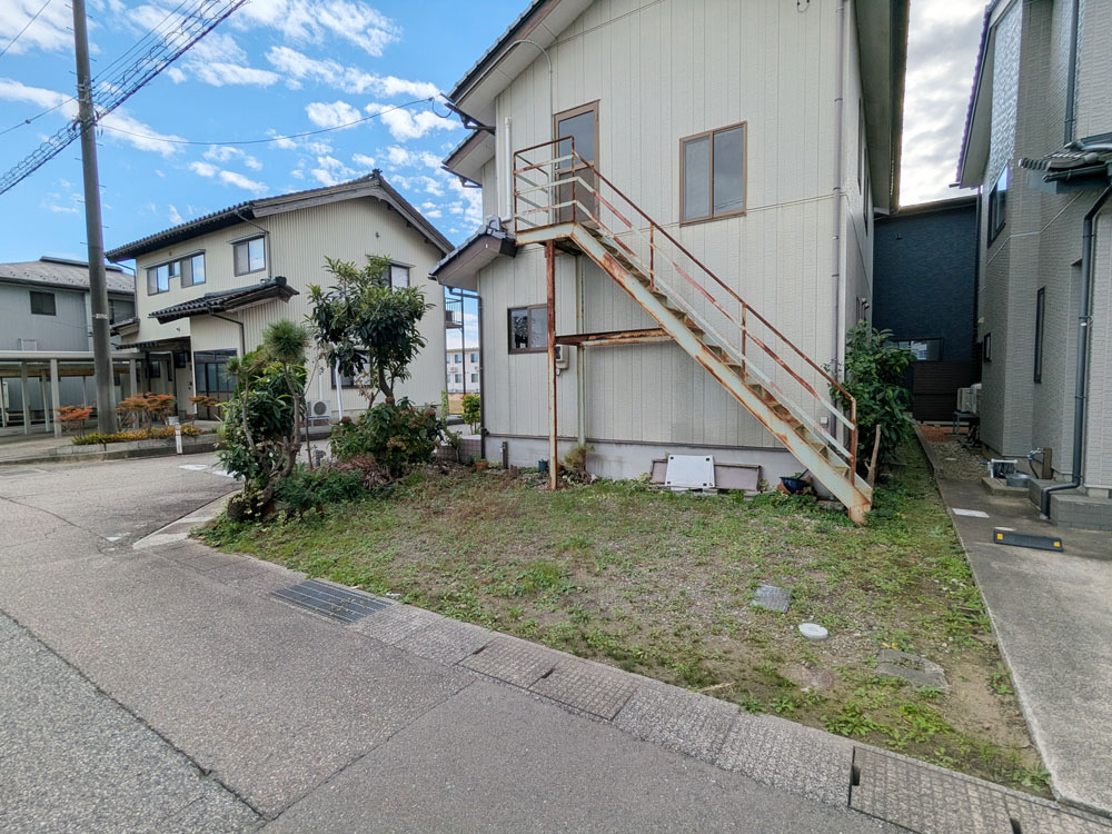 《駐車スペース》高岡市石瀬（中古住宅）