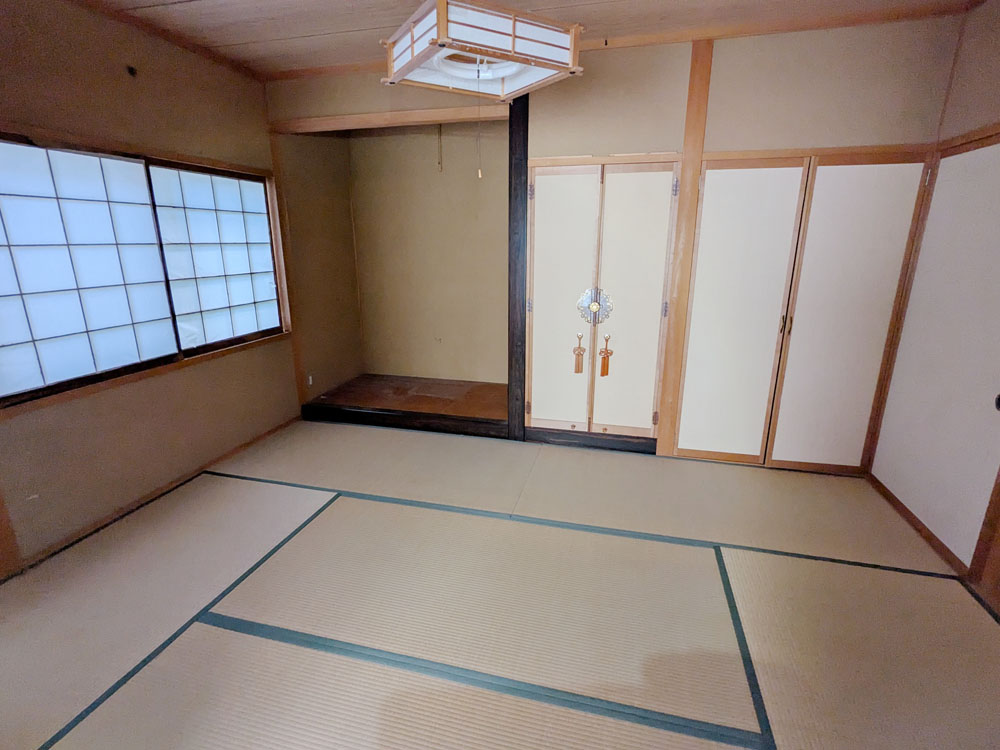 《座敷6畳》高岡市石瀬（中古住宅）