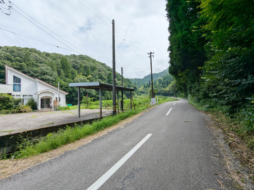 《接道》高岡市西海老坂（売店舗）