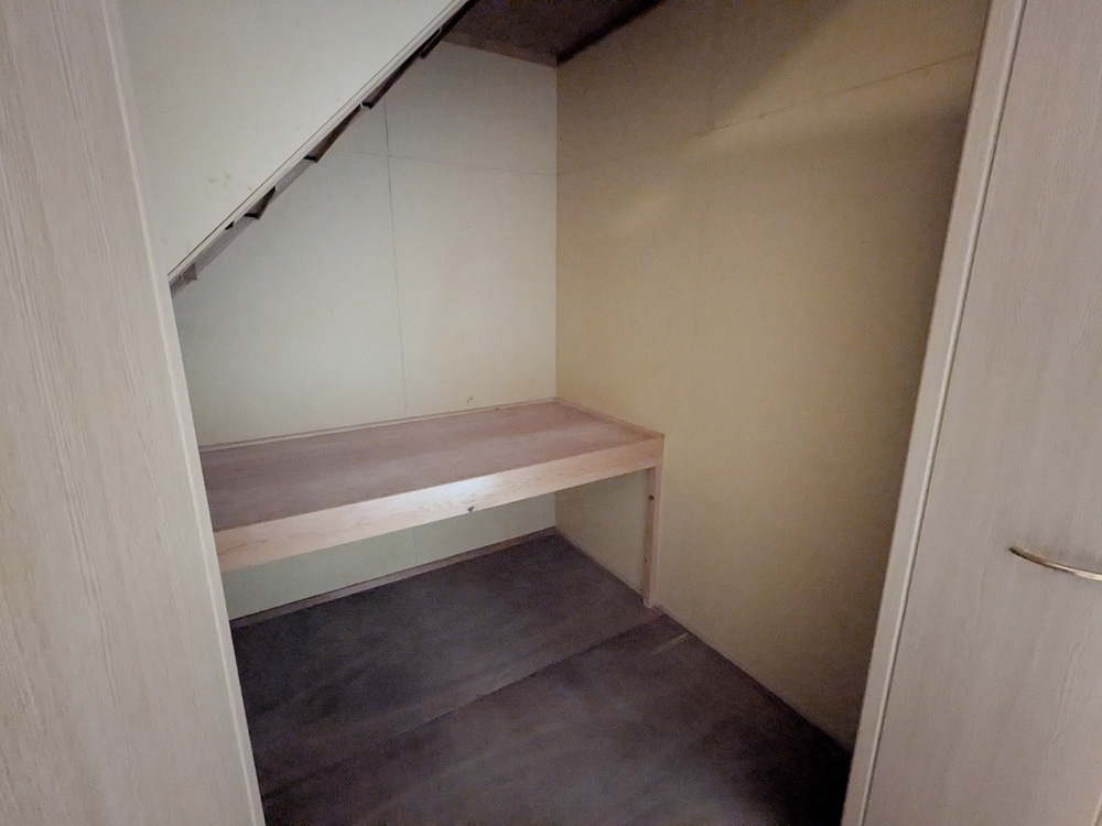 《1F ローカ物入れ》柳田貸家