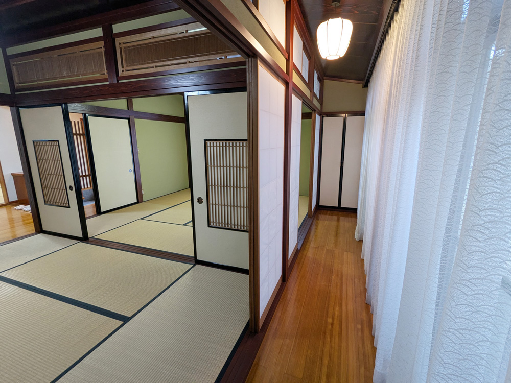 《縁側》柳田貸家