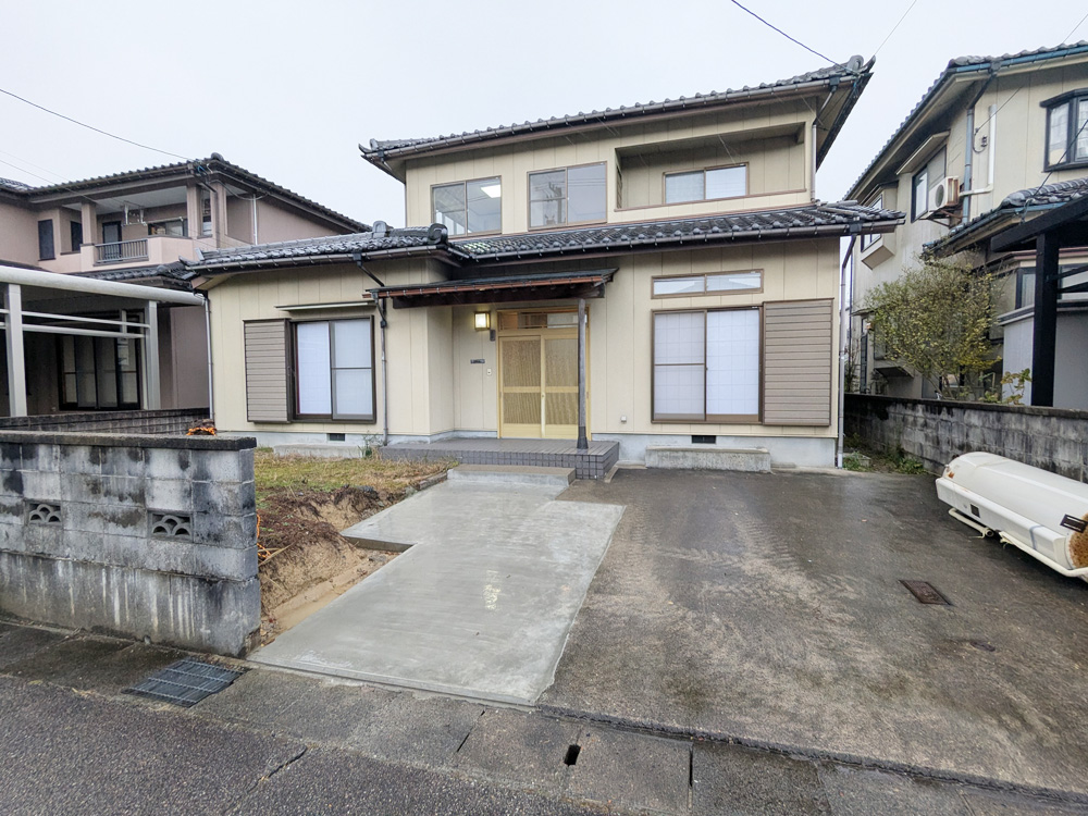 《外観》柳田貸家